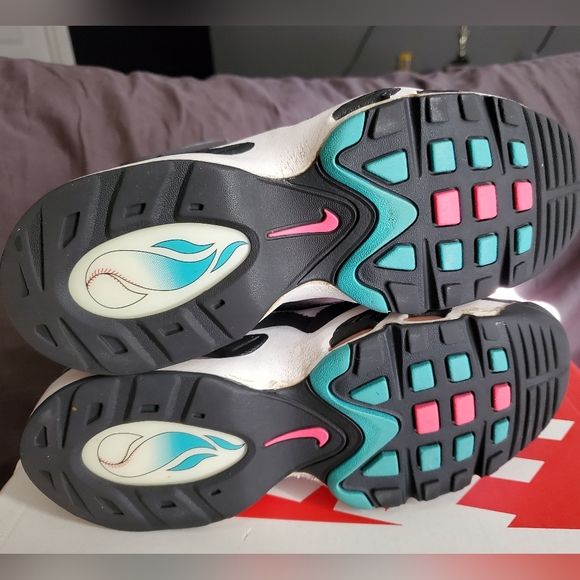 *3-for-$30* Griffeys, size 4.5y - Picture 5 of 6